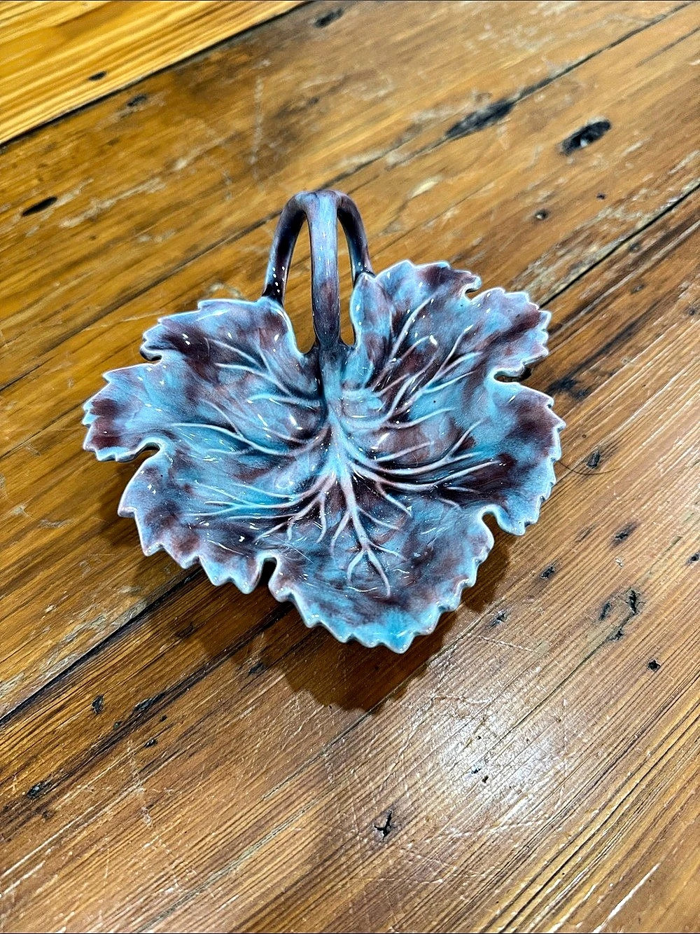 Leaf-Shaped Ceramic Serveware trinket dish in Blue & Purple